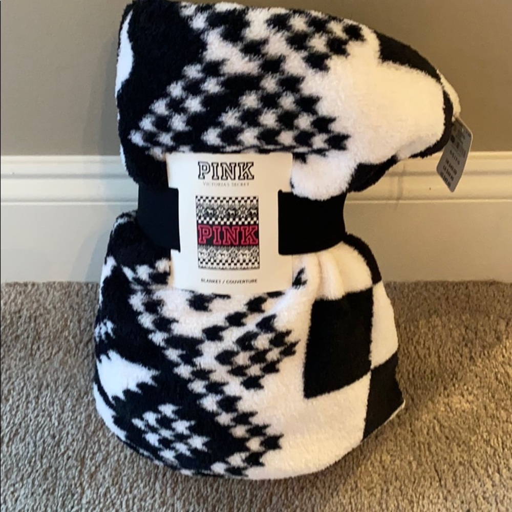 NWT PINK Victoria Secret Blanket
